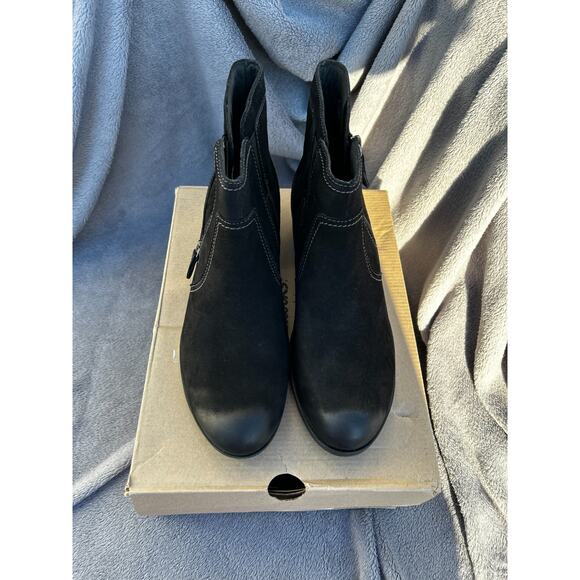 Clarks Shoes - Womens Clarks Collection Charlten Ave Slate Nubick Booties Size 10 New in box
